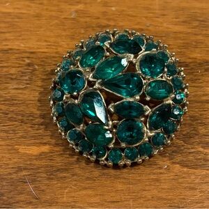 Elegant Green Vintage Gemstone Brooch